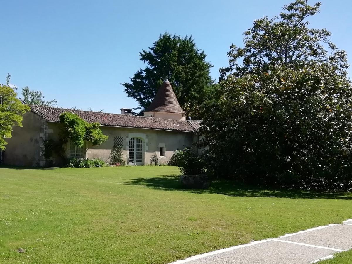 Chateau Des Salles Saint-Fort-sur-Gironde Eksteriør billede