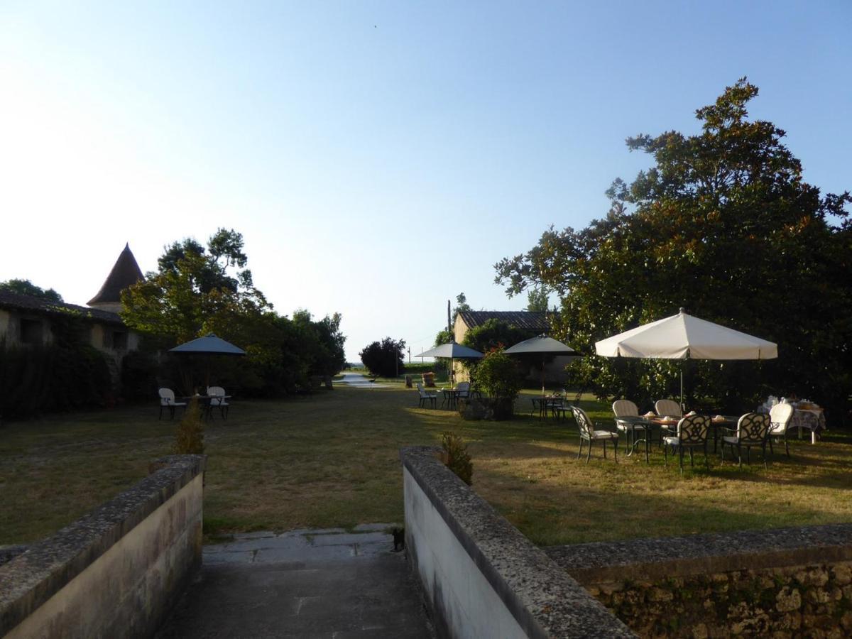 Chateau Des Salles Saint-Fort-sur-Gironde Eksteriør billede
