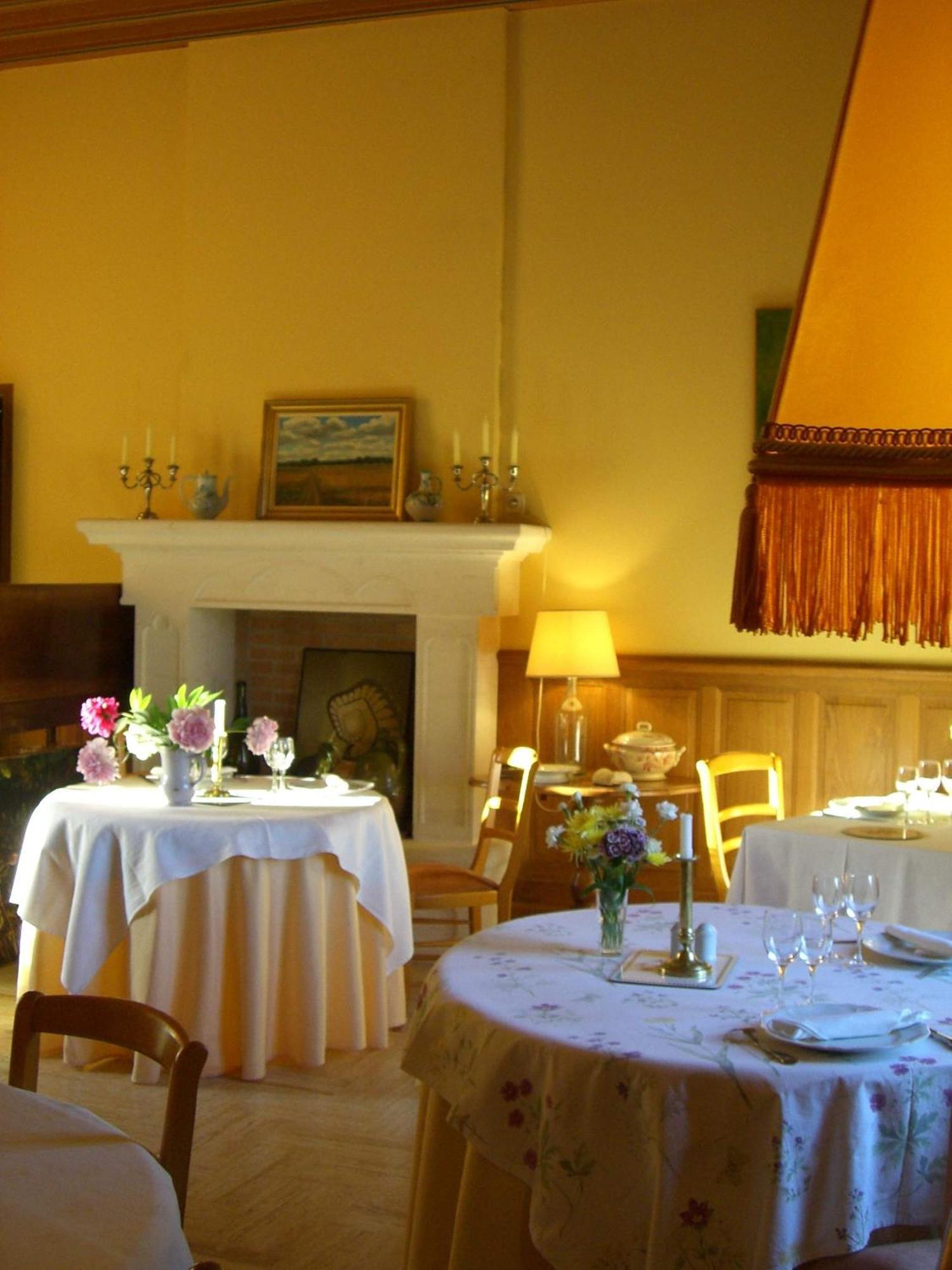 Chateau Des Salles Saint-Fort-sur-Gironde Eksteriør billede
