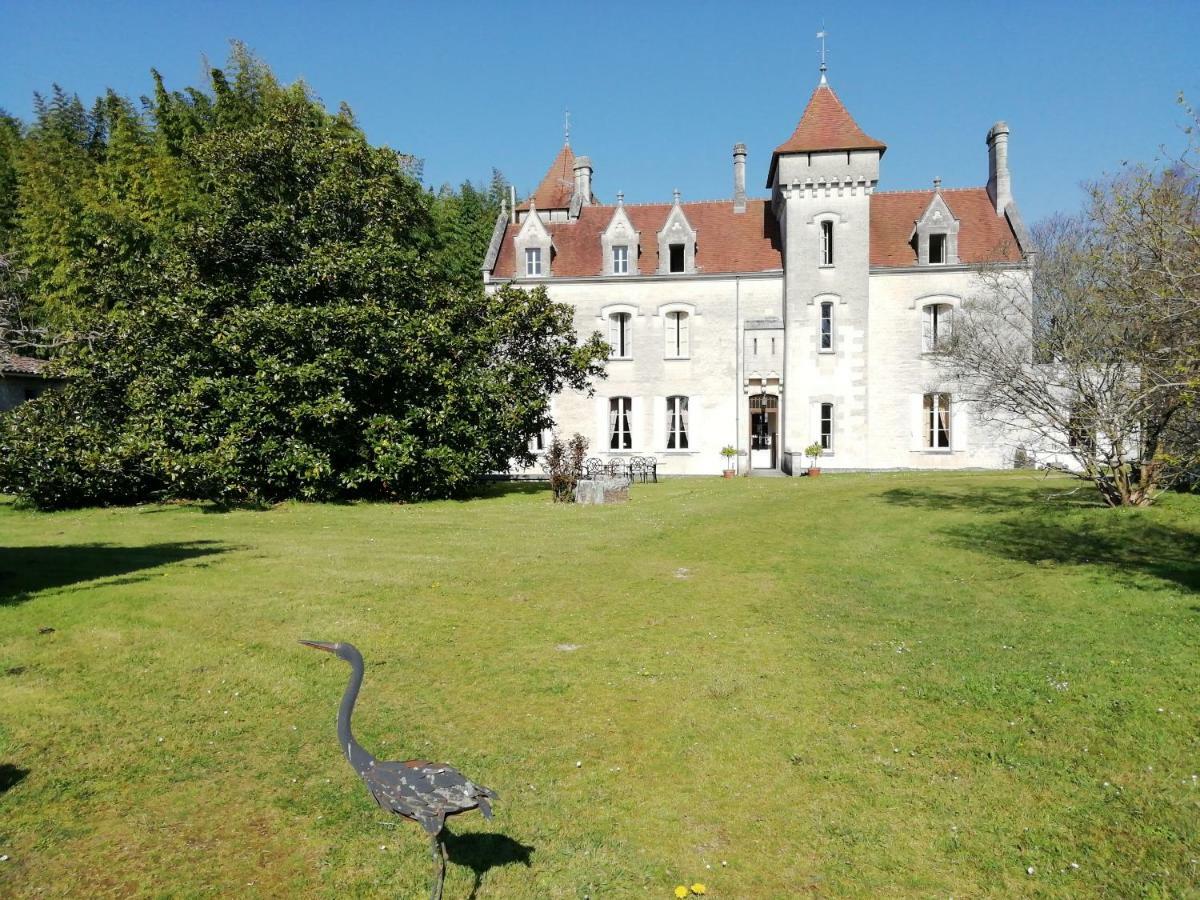 Chateau Des Salles Saint-Fort-sur-Gironde Eksteriør billede